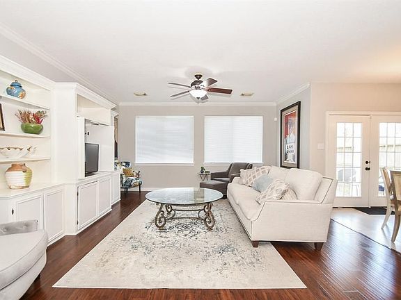 3rd image of 1119 Lexington Green Dr