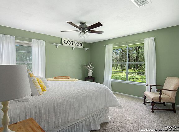 4th image of 11 Lori Ln