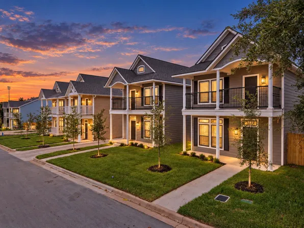 409 Aurora Ct, College Station, TX 77840