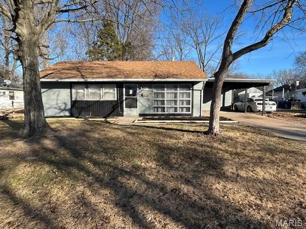 15 Agnes Dr, Cahokia, IL 62206