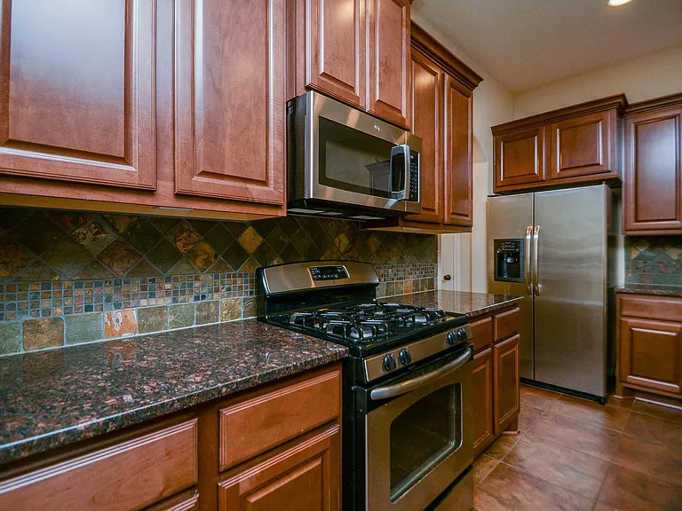 22 Cheswood Manor Dr — Photo 32