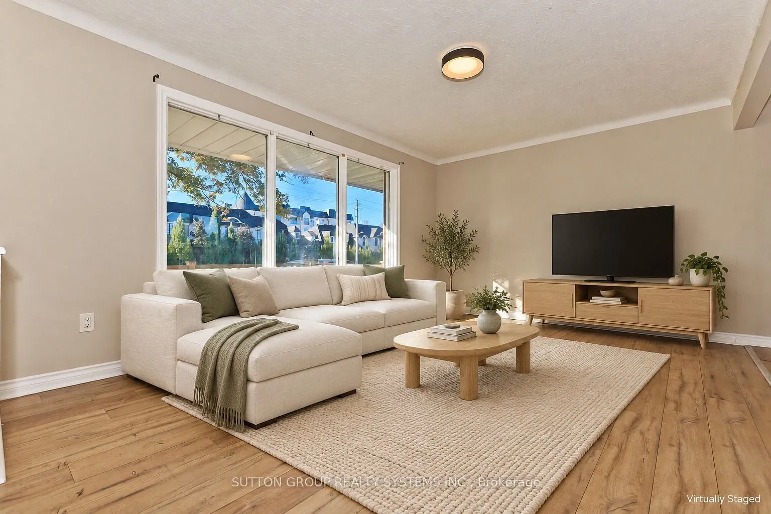 3 bed, $2,200 — Photo 3