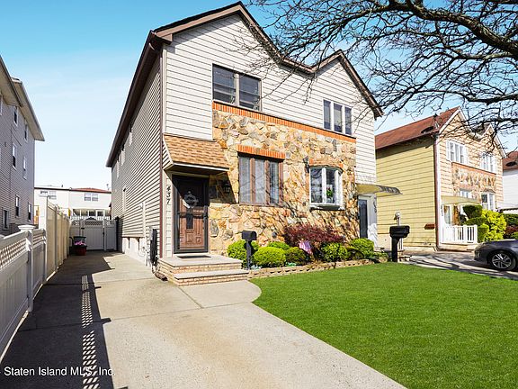 2nd image of 437 Jefferson Ave