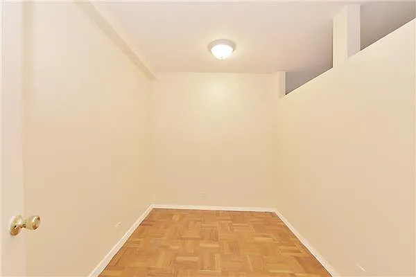 Rented by Akam Sales and Brokerage | media 3
