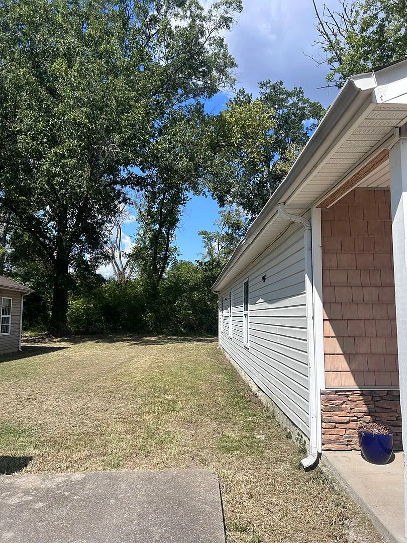 Four Bedroom Home in Chattanooga TN — Photo 3