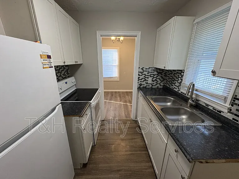 3363 Nicholas Ave — Photo 7