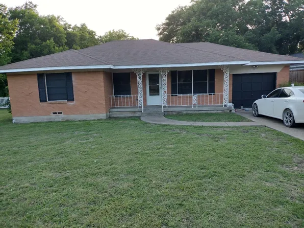 1543 E Springcrest Cir, Lancaster, TX 75134