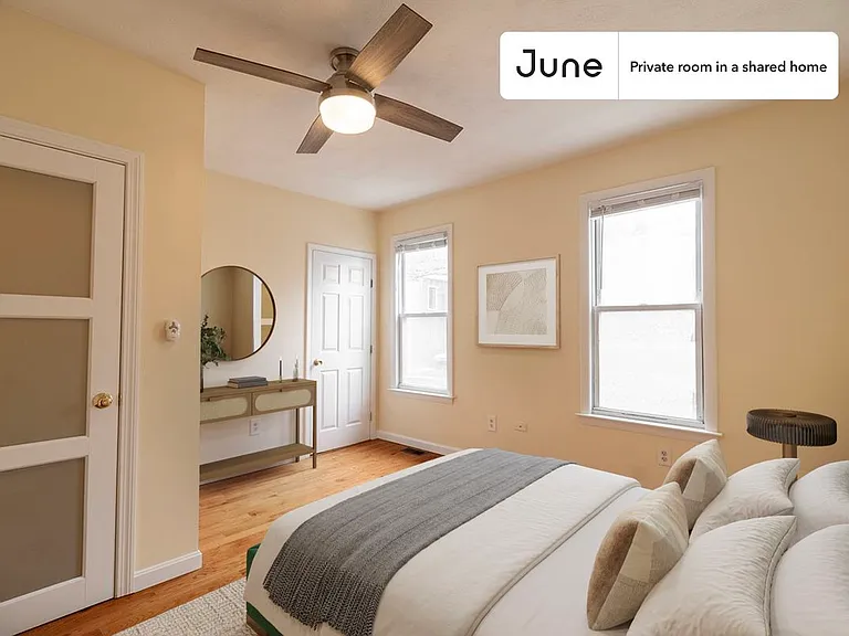 277 Paris St #B — Photo 1