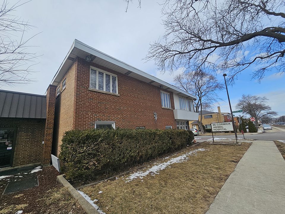 2nd image of 8260 McCormick Blvd