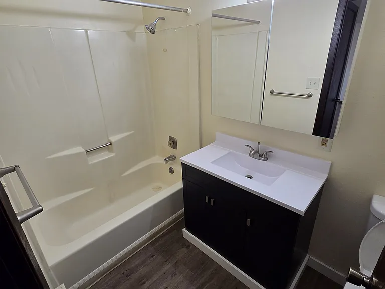 425 S Thayer Ave #101 — Photo 6