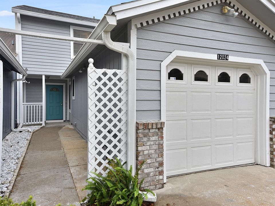 1st image of 12024 Cobblewood Ln N