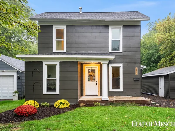 312 N Smith St, Greenville, MI 48838