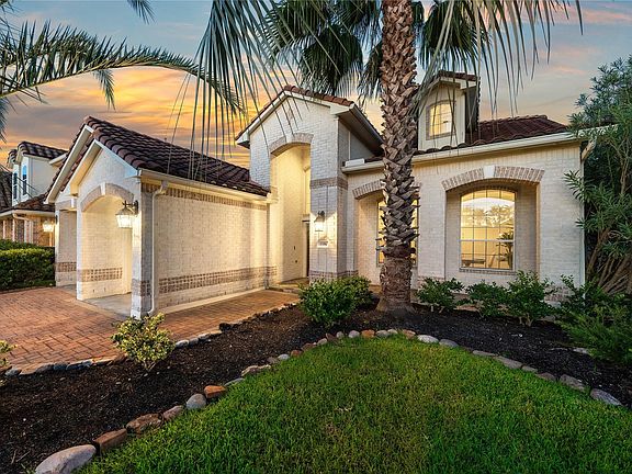 3rd image of 1106 Villa Bergamo Ct