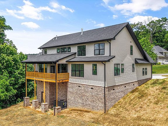 5th image of 105 Mistletoeberry Rd