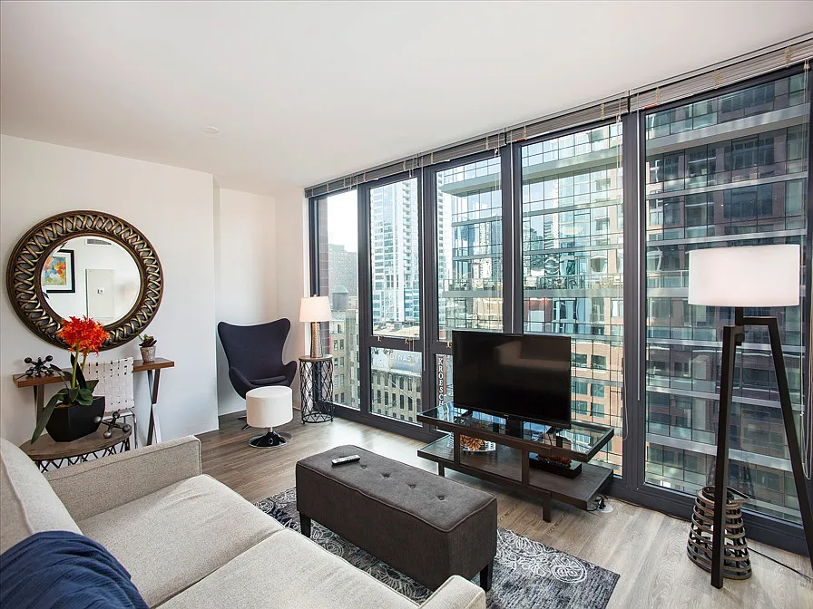 Studio, 576 sqft, $2,529 — Photo 4