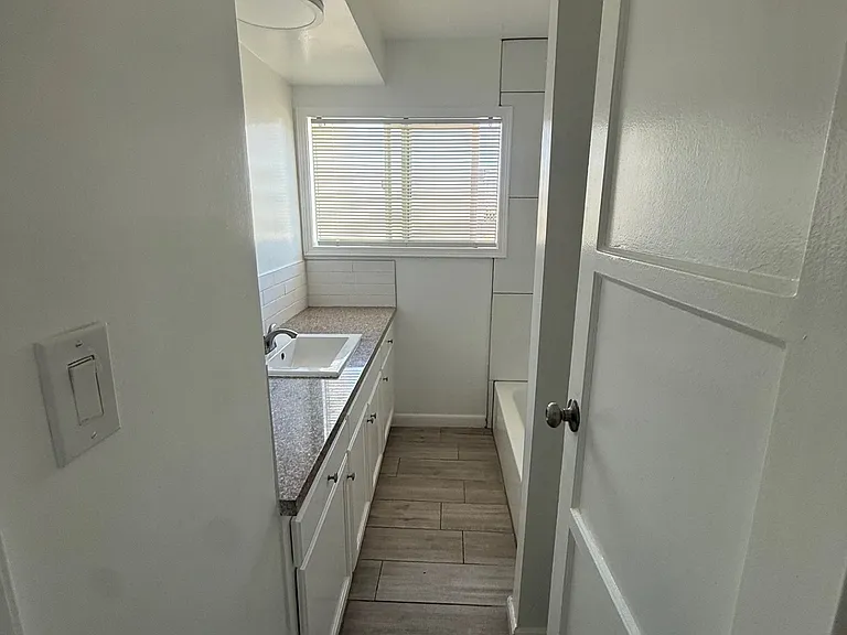 Brookshire Apts — Photo 12