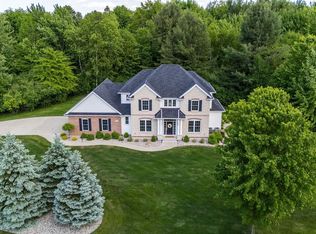2046 Monarch Cir, Midland, MI 48642