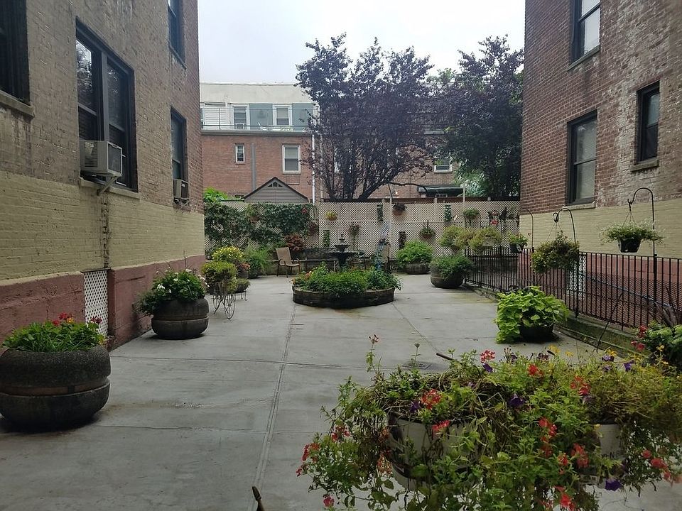 2nd image of 4141 46th St APT 2L