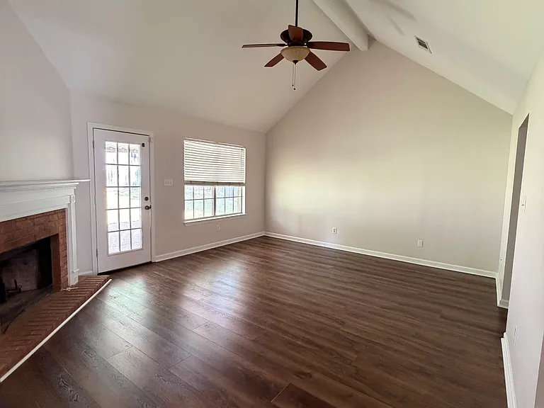 8544 Highland Glen Cir N — Photo 3