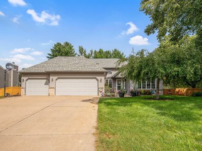 565 Oak Creek Dr S, Vadnais Heights, MN, 55127