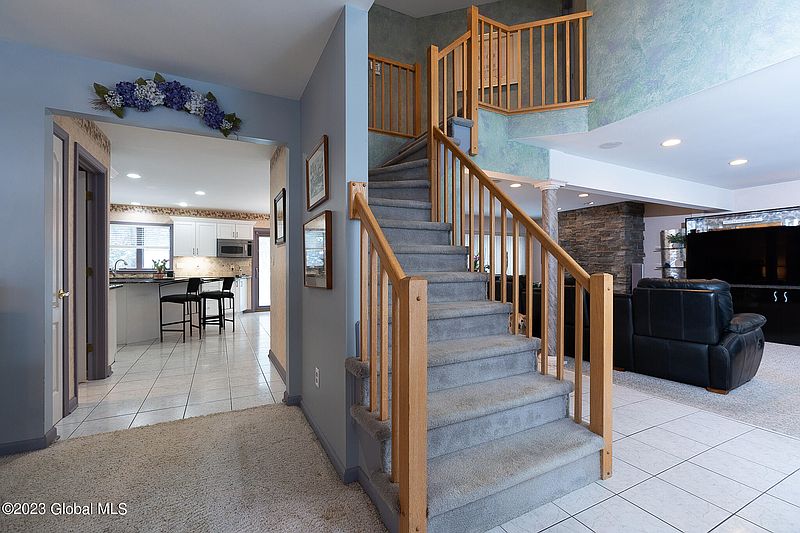 4th image of 11 Seneca Court