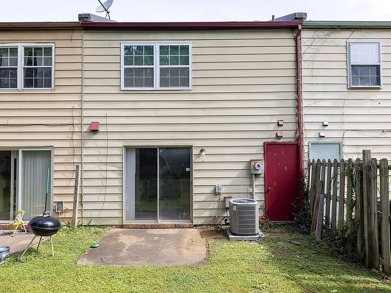 3231 Hunters Mill Dr — Photo 25