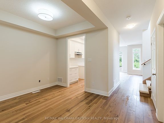 4th image of 33 Coldbrook Dr