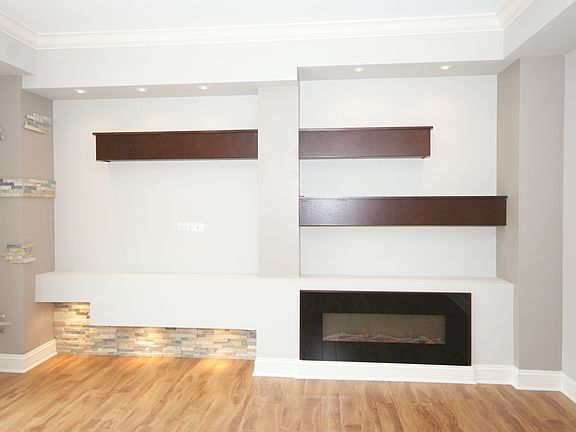 5th image of 903 W Brittany Dr