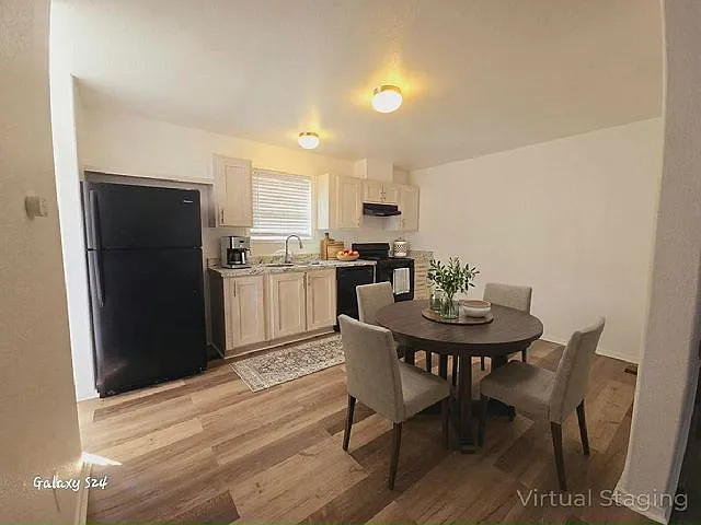 3 bed, 2.0 bath, 1056 sqft, $2,010 — Photo 2