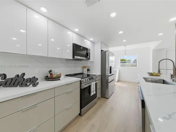 800 SW 125th Way APT 312O, Pembroke Pines, FL 33027