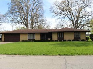 221 Oakwood Dr, Williamsport, IN 47993
