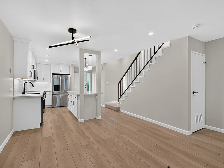 827 N Humboldt St — Photo 14