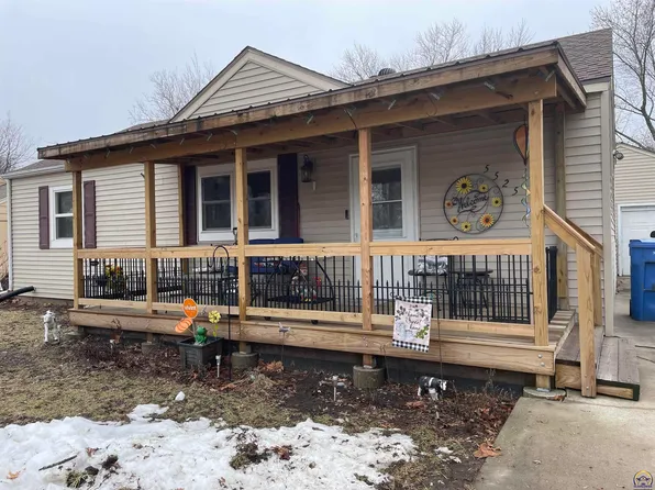 5525 SW 13th St, Topeka, KS 66604