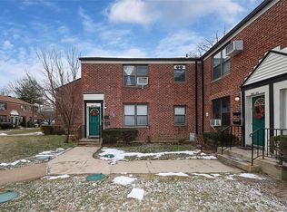 196-23 73rd Ave #2, Fresh Meadows, NY 11365