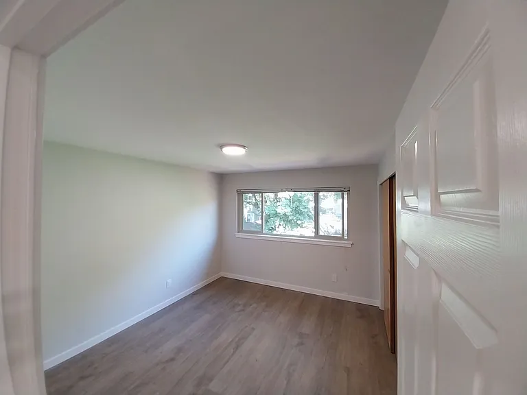 5029 Roosevelt Way NE — Photo 6