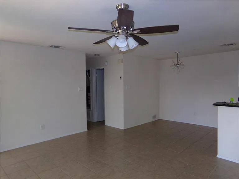 4505 Brown Bark Pl #B — Photo 3