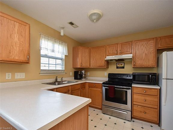 3rd image of 5516 Grapevine Ct