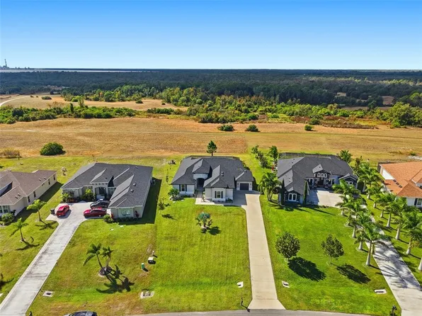 5218 Lake Venice Dr, Wimauma, FL 33598