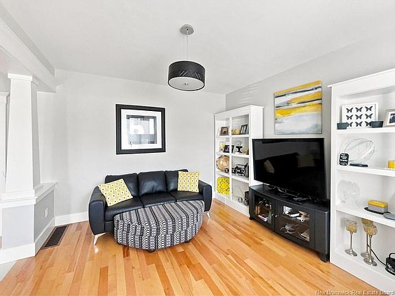 5th image of 33 Annfield Ct