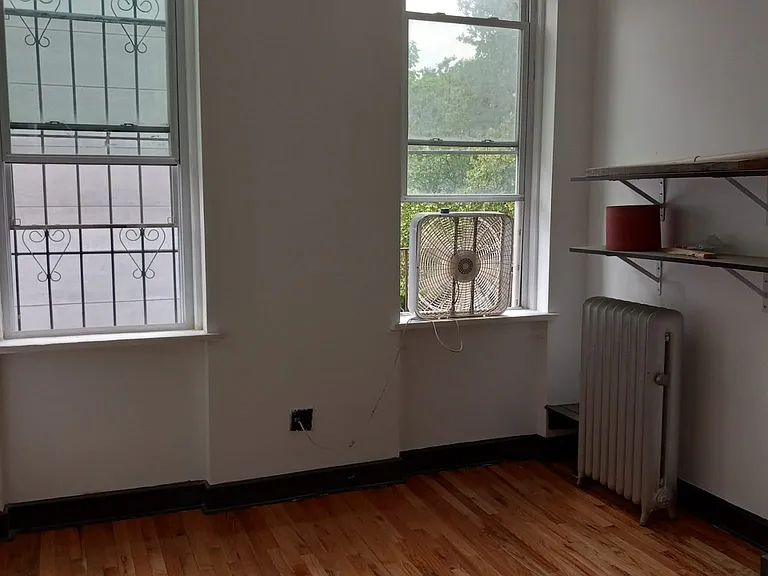 1094 Bedford Ave #2 — Photo 13