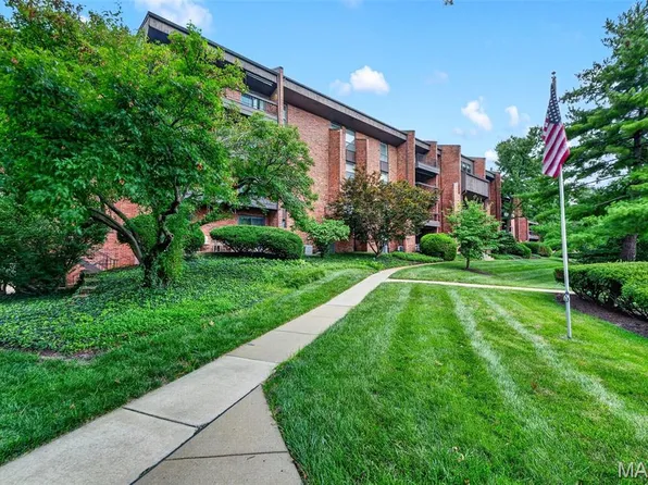 539 Coeur De Royale Dr APT 307, Saint Louis, MO 63141