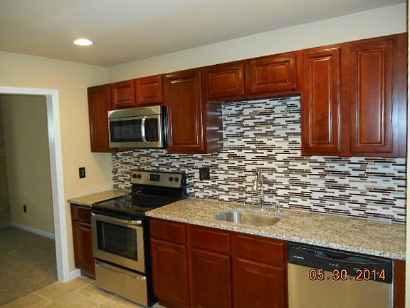 4th image of 5547 Doral Dr