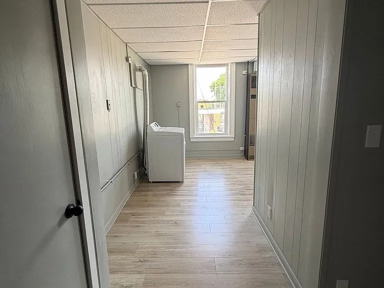 113 E Milwaukee St — Photo 30