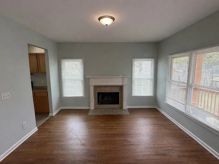 364 Oliver St NW — Photo 6