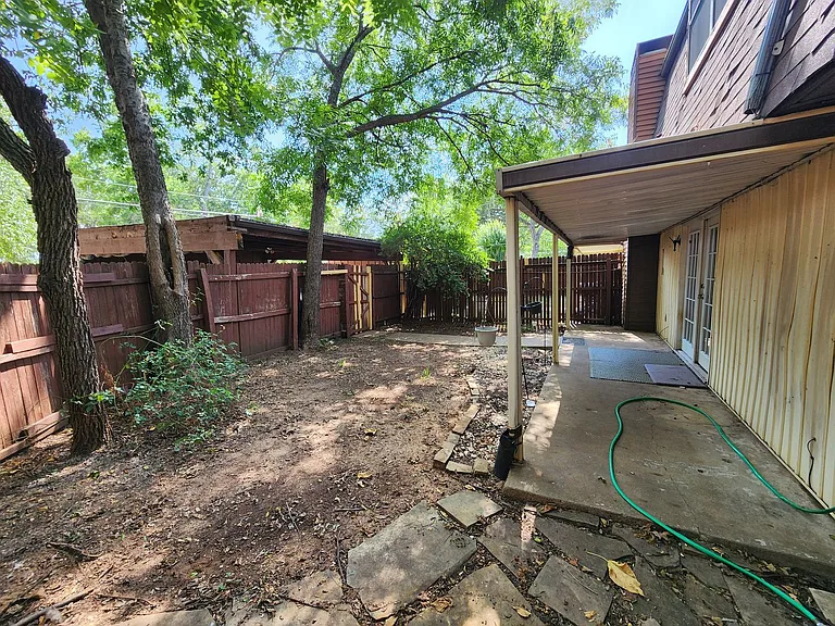7604 Bridges Ave #B — Photo 25