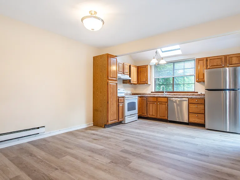 1006 Bryan Ct — Photo 16