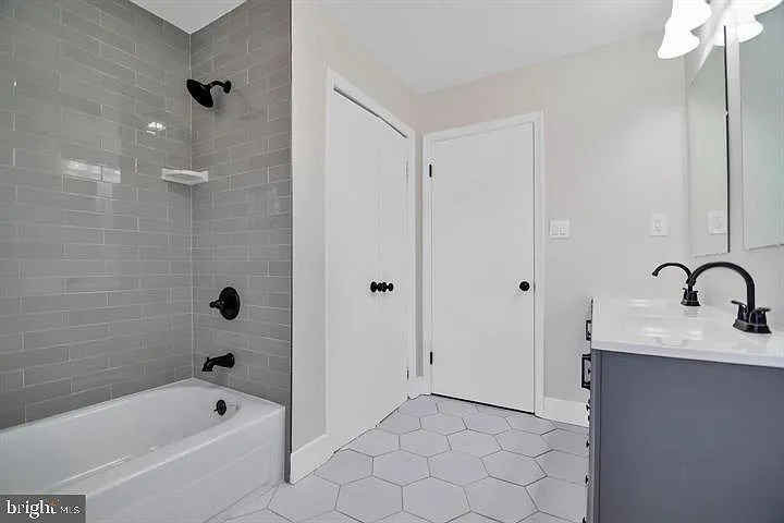 12404 Surrey Circle Dr — Photo 14