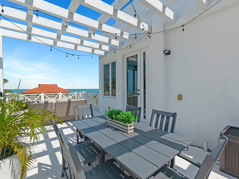 317 E Seaview Cir — Photo 19