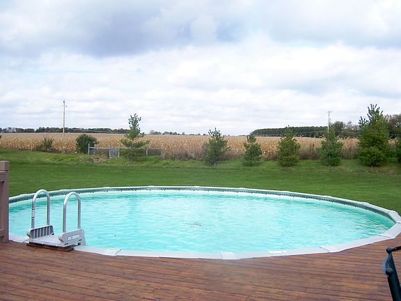 Pool, deck, & amazing Wisconsin views