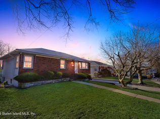 1196 Richmond Rd, Staten Island, NY 10304